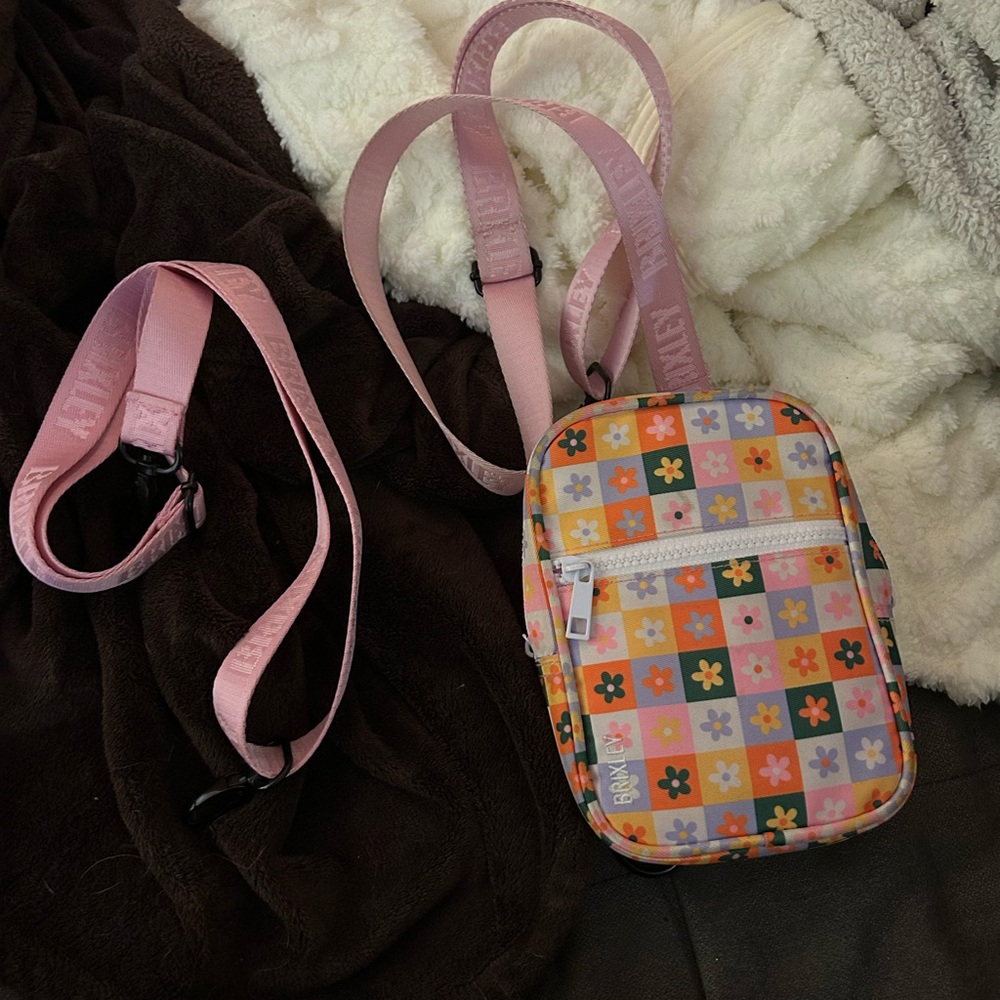 Brixley Groovy Crossbody Sling + extra pink strap